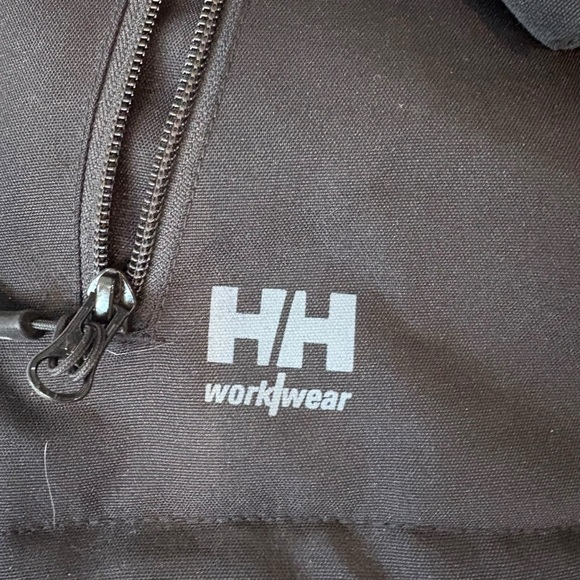 EUC Helly Hansen Women's Vibrant Red and Black Ski Jacket - Picture 3 of 14